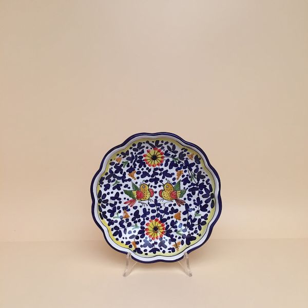 Scallop-edged plate, cm.25d
